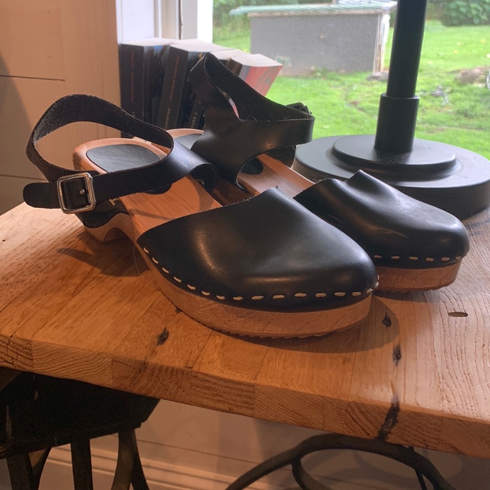 Size 8 clogs